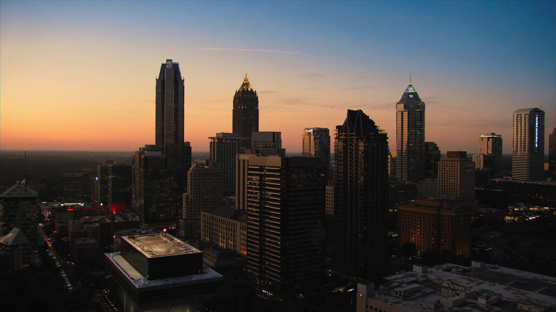 The Atlanta, Georgia skyline at dusk